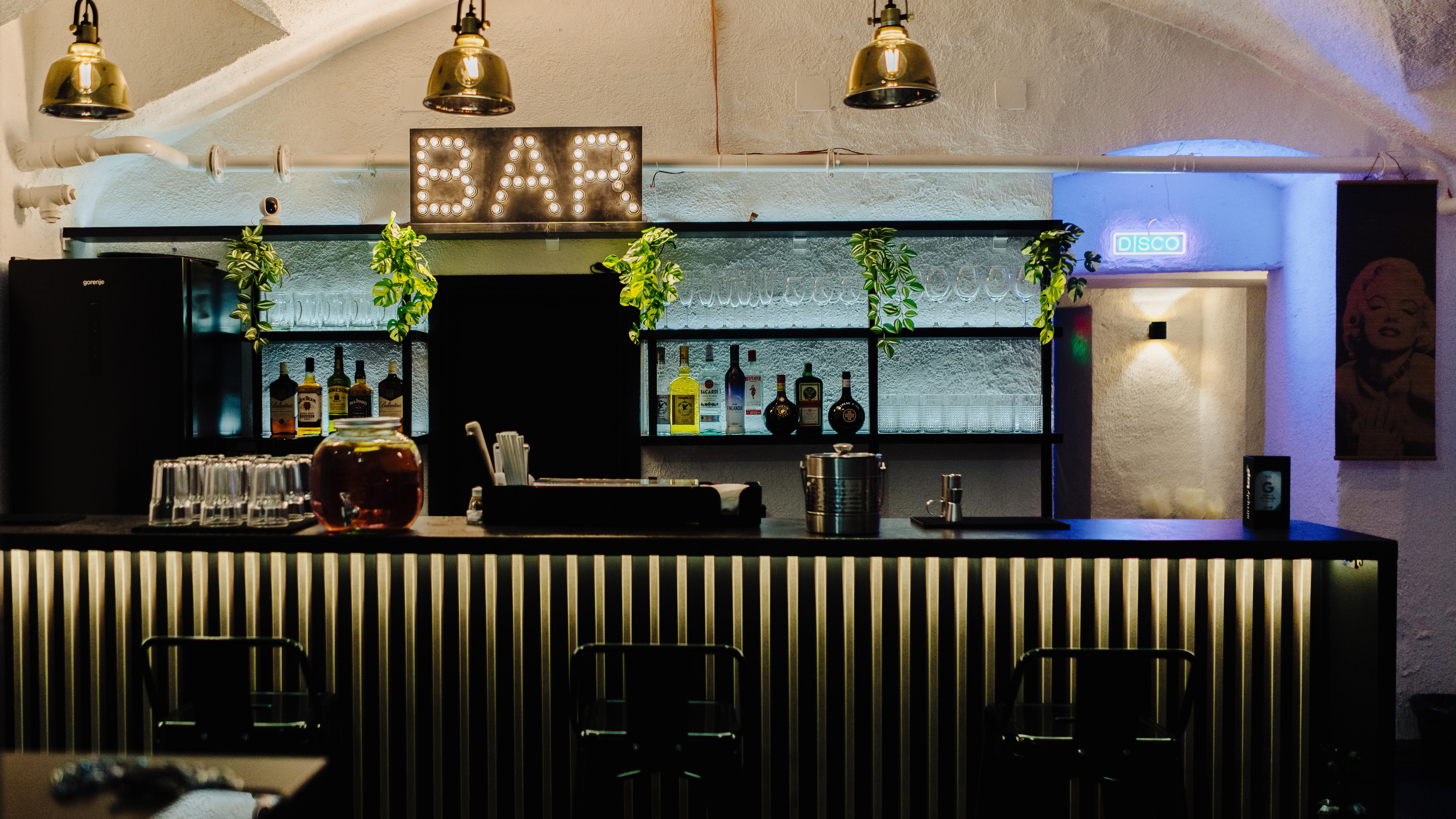 Privát összejövetelek Privát összejövetelek